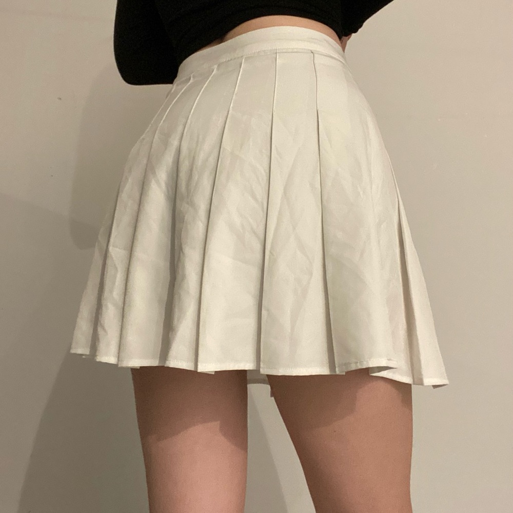 SOLD Halara XS White Pleated Skort Exercise Skirt
